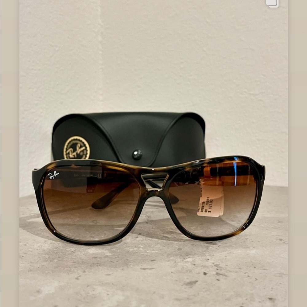 Ray-Ban  Unisex Sunglasses 60mm square rounded off lens 
Lite Havana Frame